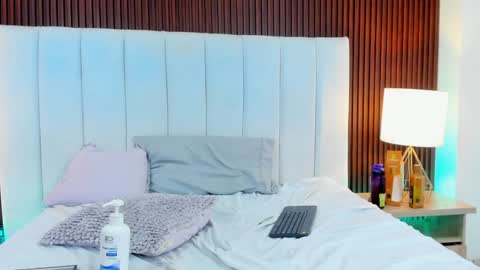 Javier y Lorena online show from 24, 1, 2025