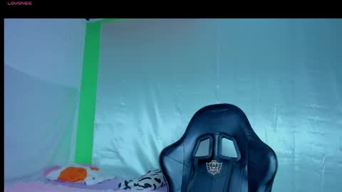 Snapshot of avril_jonson chatting on 7, 6, 2026 avril_jonson online show from 7, 6, 2026