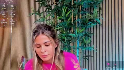 AVRILL CYRUX online show from 6, 3, 2025