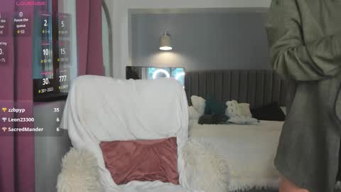 Jolie online show from 3, 10, 2025