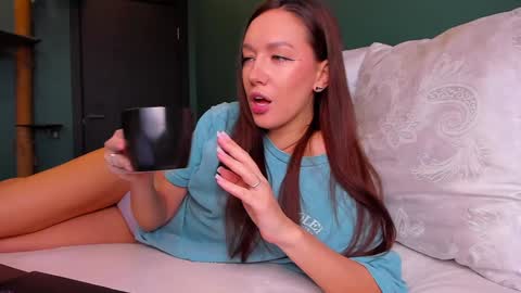 Awgustina online show from 2, 2, 2025