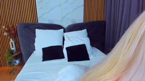 Ella online show from 10, 2, 2025