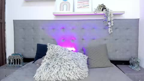 AXEL  online show from 24, 4, 2026