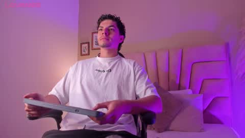 Yooung King  online show from 2, 3, 2026