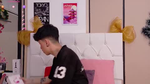 Axel Evanss online show from 4, 12, 2025