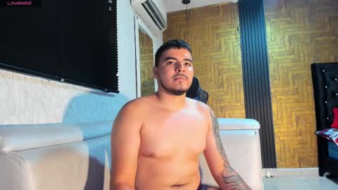 Snapshot of axel_fox21 chatting on 18, 10, 2025 A X E L online show from 18, 10, 2025