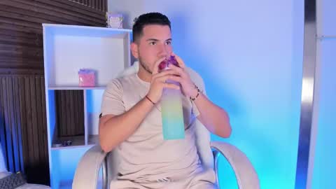 axel_grey_ online show from 29, 10, 2025