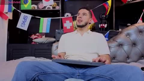 Axel  online show from 1, 7, 2026