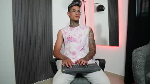 Snapshot of axel_villa chatting on 25, 2, 2025 Agustin online show from 25, 2, 2025