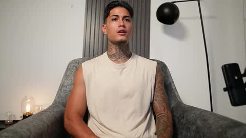 Agustin online show from 16, 10, 2025