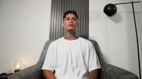 Agustin online show from 17, 10, 2025