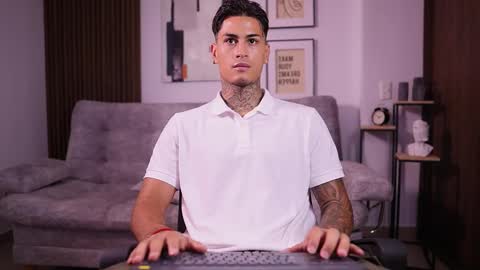 Agustin online show from 15, 11, 2025