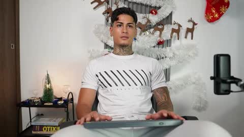 Agustin online show from 18, 11, 2025