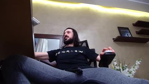 Snapshot of axelcolton chatting on 17, 12, 2024 AxelColton online show from 17, 12, 2024