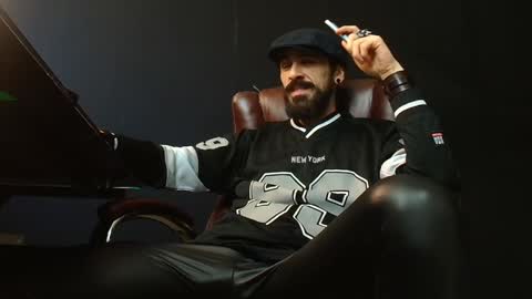 Snapshot of axelcolton chatting on 7, 1, 2025 AxelColton online show from 7, 1, 2025