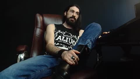 Snapshot of axelcolton chatting on 11, 1, 2025 AxelColton online show from 11, 1, 2025