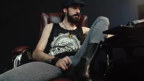 Snapshot of axelcolton chatting on 12, 1, 2025 AxelColton online show from 12, 1, 2025