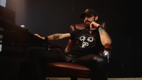 Snapshot of axelcolton chatting on 15, 1, 2025 AxelColton online show from 15, 1, 2025