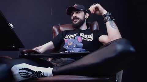 Snapshot of axelcolton chatting on 28, 1, 2025 AxelColton online show from 28, 1, 2025