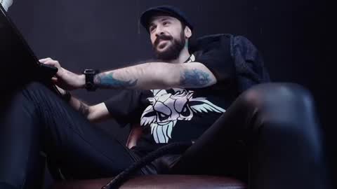 Snapshot of axelcolton chatting on 1, 2, 2025 AxelColton online show from 1, 2, 2025