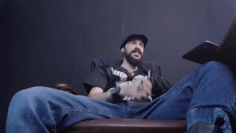 Snapshot of axelcolton chatting on 5, 2, 2025 AxelColton online show from 5, 2, 2025