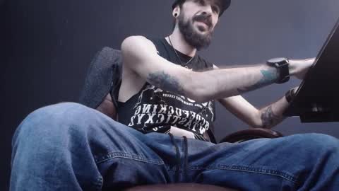 Snapshot of axelcolton chatting on 5, 2, 2025 AxelColton online show from 5, 2, 2025