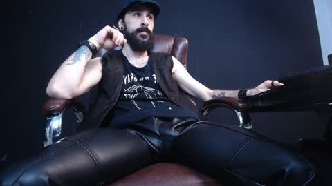 Snapshot of axelcolton chatting on 1, 3, 2025 AxelColton online show from 1, 3, 2025