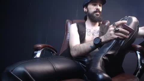 Snapshot of axelcolton chatting on 1, 3, 2025 AxelColton online show from 1, 3, 2025