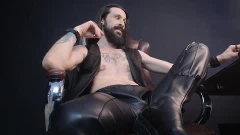 Snapshot of axelcolton chatting on 1, 3, 2025 AxelColton online show from 1, 3, 2025