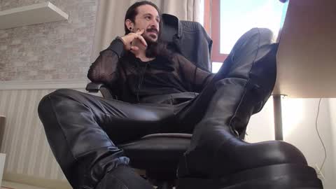 Snapshot of axelcolton chatting on 17, 10, 2025 AxelColton online show from 17, 10, 2025