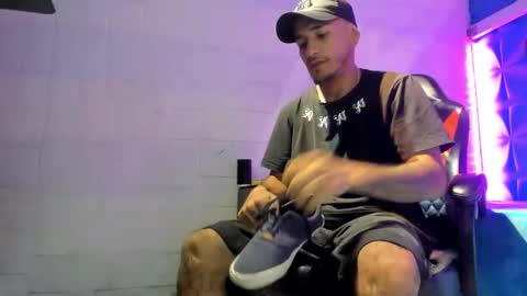 Axell Cross2 online show from 21, 10, 2025