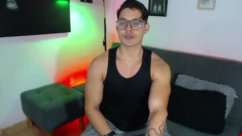 Snapshot of axell_dior chatting on 19, 6, 2026 axell online show from 19, 6, 2026