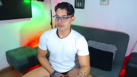 Snapshot of axell_dior chatting on 20, 6, 2026 axell online show from 20, 6, 2026