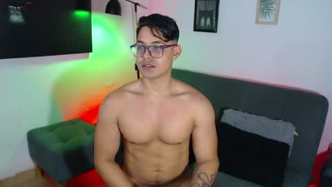 Snapshot of axell_dior chatting on 23, 6, 2026 axell online show from 23, 6, 2026