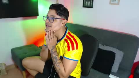 Snapshot of axell_dior chatting on 4, 7, 2026 axell online show from 4, 7, 2026
