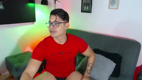 Snapshot of axell_dior chatting on 5, 7, 2026 axell online show from 5, 7, 2026