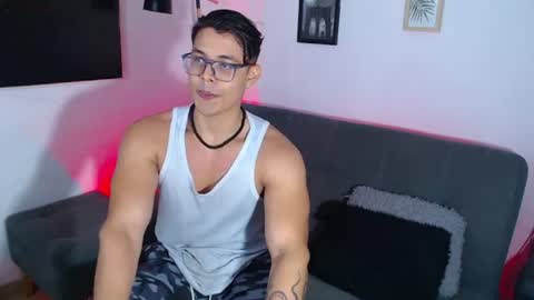 Snapshot of axell_dior chatting on 25, 7, 2026 axell online show from 25, 7, 2026