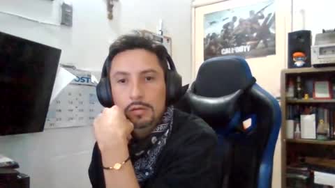 Snapshot of axell_rosee chatting on 4, 8, 2026 Axel Rose online show from 4, 8, 2026