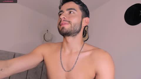 Snapshot of aydan_stiven9 chatting on 4, 3, 2025 AYDAN STIVEN OF AYDANSTIVEN online show from 4, 3, 2025
