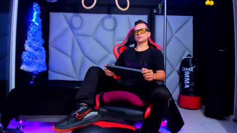 Snapshot of aydenmillerdom chatting on 10, 12, 2024 Ayden Miller online show from 10, 12, 2024