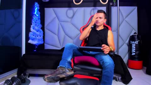 Snapshot of aydenmillerdom chatting on 15, 12, 2024 Ayden Miller online show from 15, 12, 2024