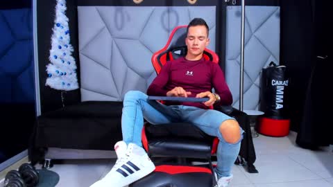 Snapshot of aydenmillerdom chatting on 21, 12, 2024 Ayden Miller online show from 21, 12, 2024