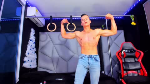 Snapshot of aydenmillerdom chatting on 24, 12, 2024 Ayden Miller online show from 24, 12, 2024