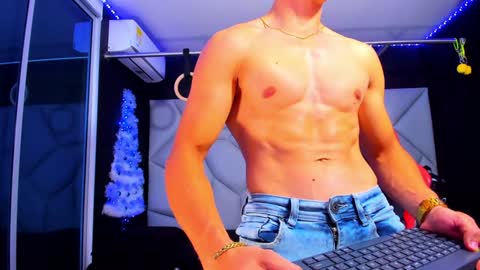 Snapshot of aydenmillerdom chatting on 24, 12, 2024 Ayden Miller online show from 24, 12, 2024