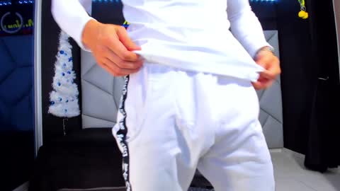 Snapshot of aydenmillerdom chatting on 27, 12, 2024 Ayden Miller online show from 27, 12, 2024