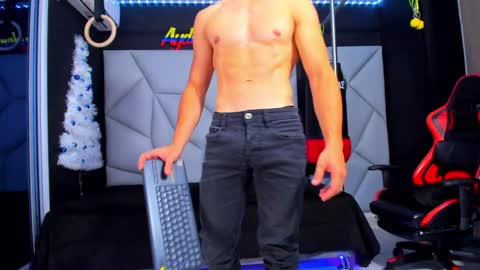 Snapshot of aydenmillerdom chatting on 27, 12, 2024 Ayden Miller online show from 27, 12, 2024