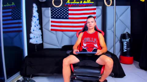 Snapshot of aydenmillerdom chatting on 30, 12, 2024 Ayden Miller online show from 30, 12, 2024