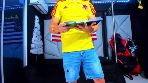 Snapshot of aydenmillerdom chatting on 31, 12, 2024 Ayden Miller online show from 31, 12, 2024