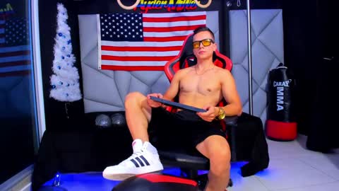 Snapshot of aydenmillerdom chatting on 2, 1, 2025 Ayden Miller online show from 2, 1, 2025