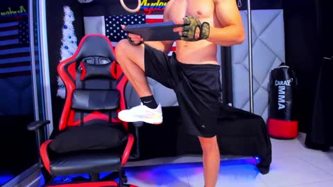 Snapshot of aydenmillerdom chatting on 3, 1, 2025 Ayden Miller online show from 3, 1, 2025